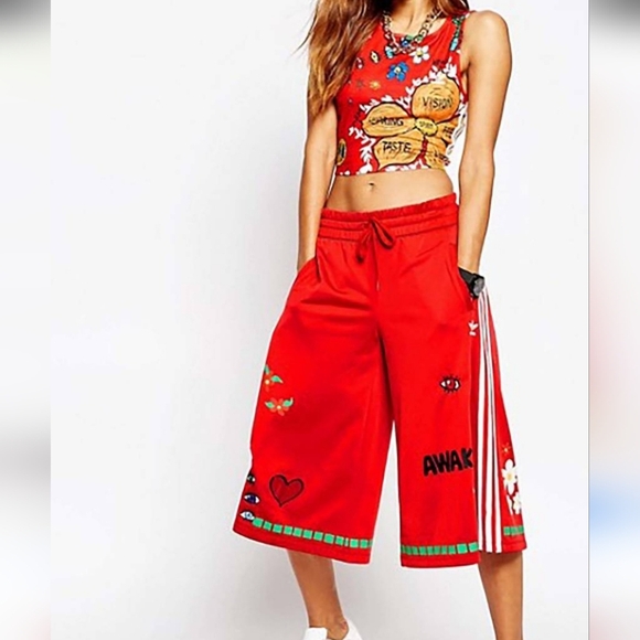 Adidas Red Shorts with Multicolor Logo - Picture 11 of 12